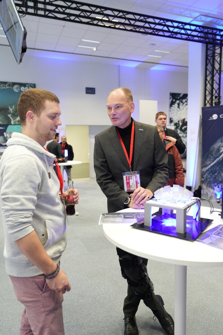 RB CelebratingSuccess CESAH 102025 23102025 DSC05417 720x1080